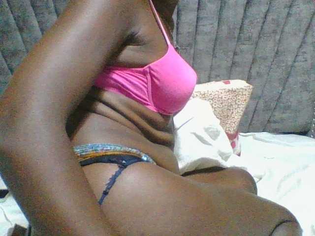 Dizzydose1 live cam on BongaCams