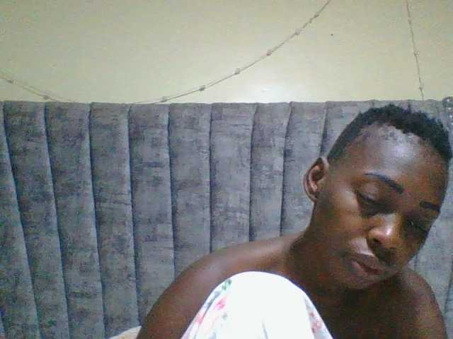 Dizzydose1 live cam on BongaCams