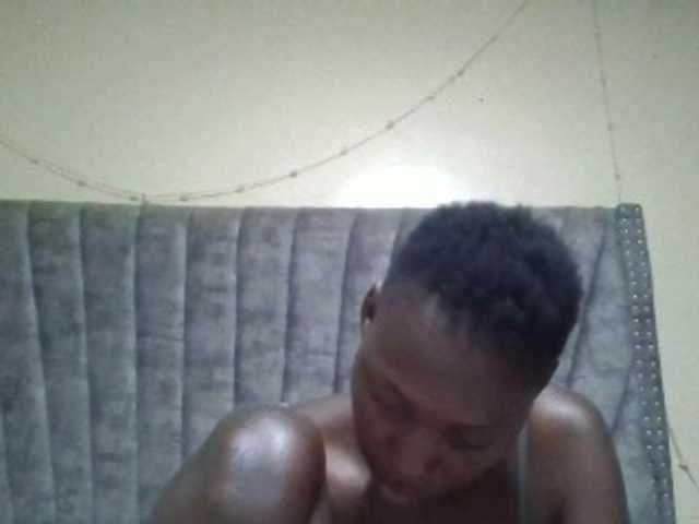 Dizzydose1 live cam on BongaCams