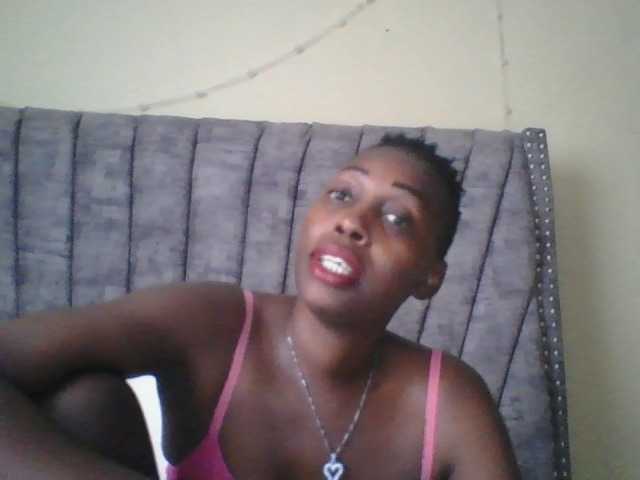 Dizzydose1 live cam on BongaCams
