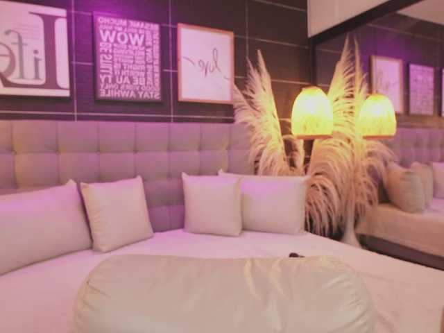 BellaLatina live cam