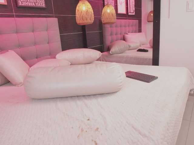 BellaLatina live webcam show