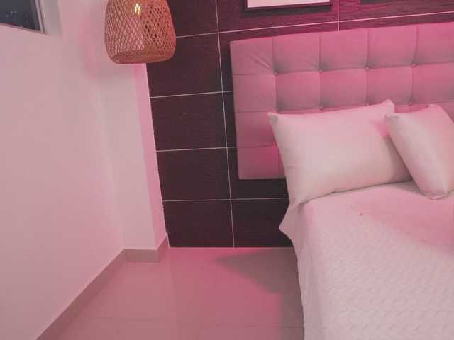 BellaLatina live webcam show