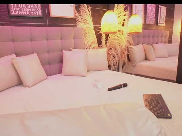 BellaLatina live cam