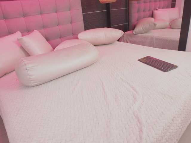 BellaLatina live webcam show