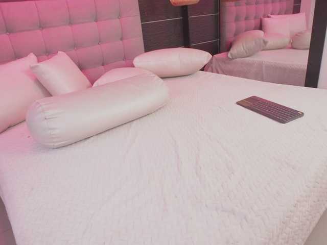 BellaLatina live webcam show
