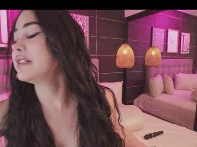 BellaLatina Sex Cam Show