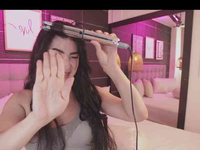 BellaLatina Sex Cam Show