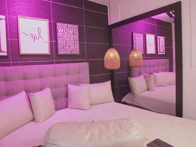 BellaLatina Sex Cam Show
