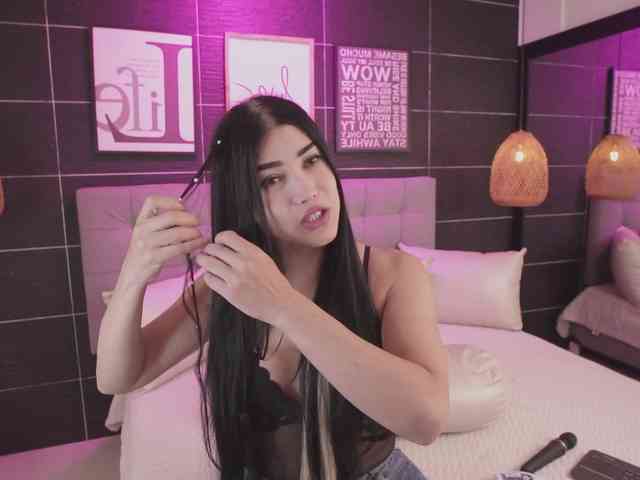 BellaLatina Sex Cam Show