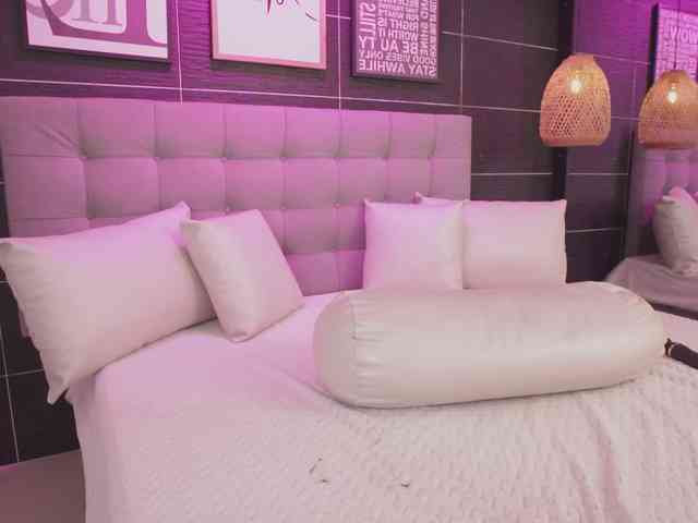 BellaLatina Sex Cam Show