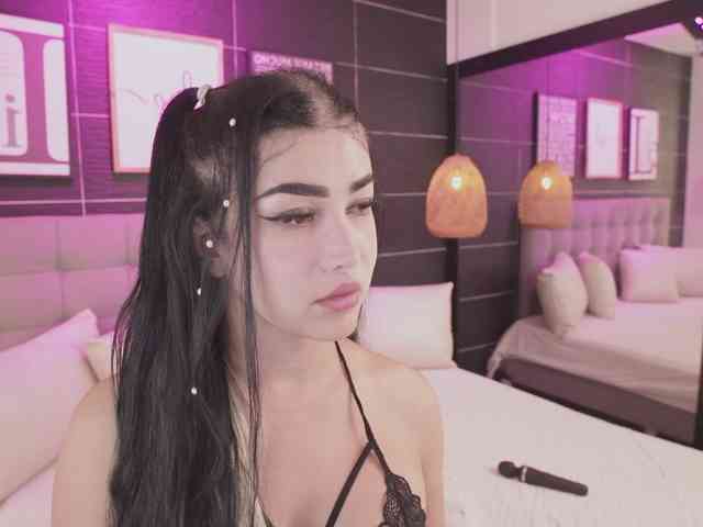 BellaLatina Sex Cam Show