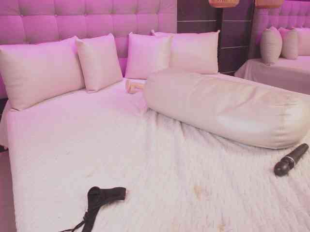 BellaLatina Sex Cam Show