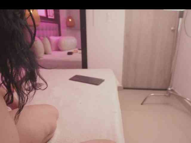 BellaLatina Sex Cam Show