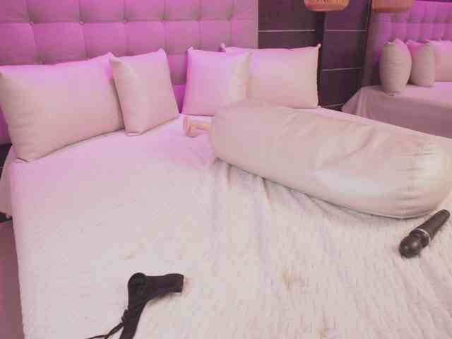 BellaLatina Sex Cam Show
