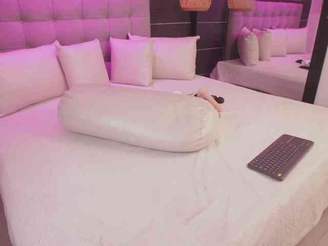 BellaLatina Sex Cam Show