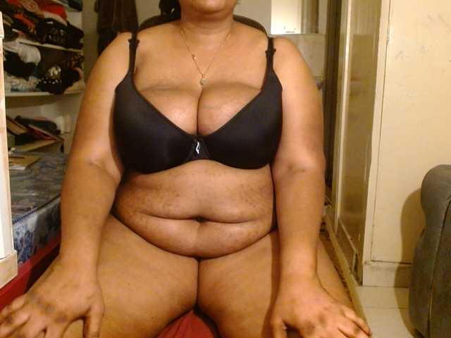 Sexiemama live cam on BongaCams