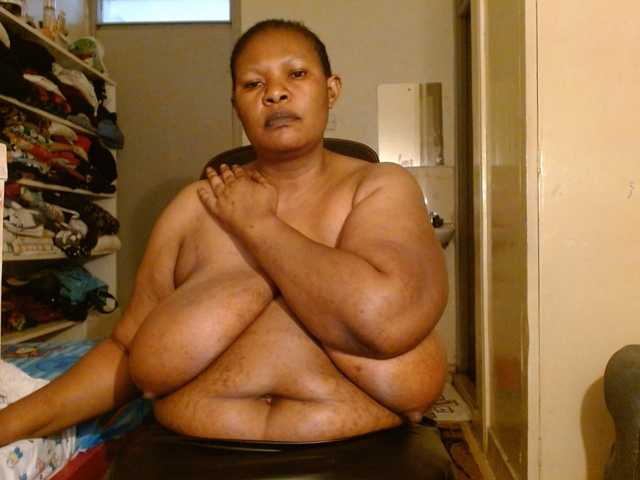 Sexiemama live cam on BongaCams