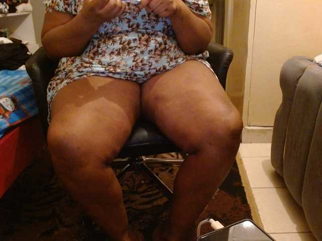 Sexiemama live cam on BongaCams