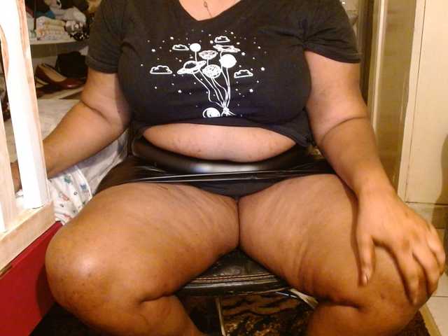 Sexiemama live cam on BongaCams