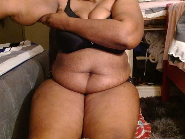 Sexiemama live cam on BongaCams