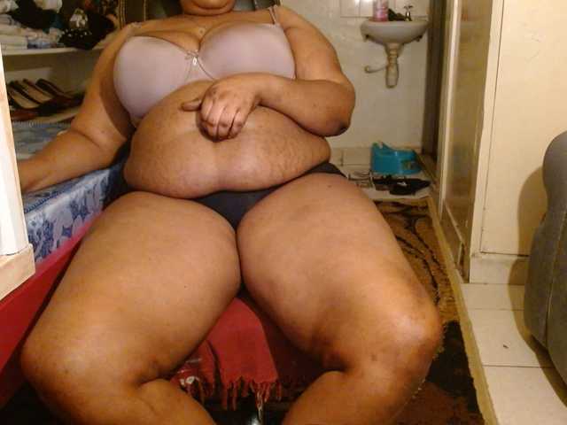 Sexiemama live cam on BongaCams