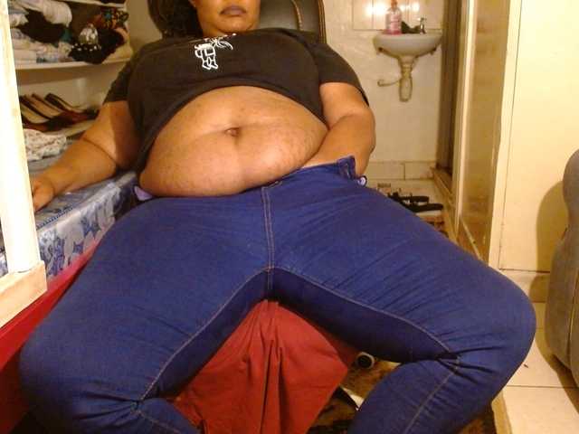 Sexiemama live cam on BongaCams