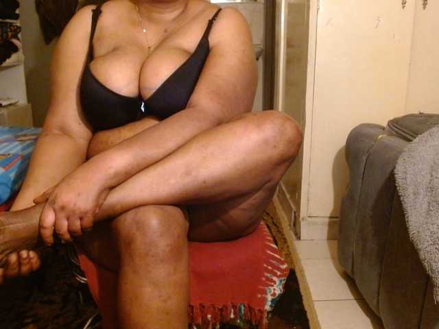 Sexiemama live webcam show