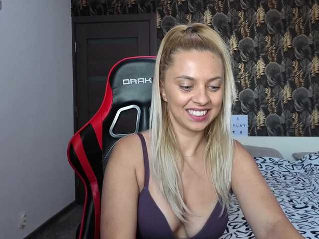 CarlaStaceeFun live cam on BongaCams