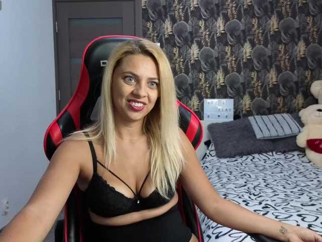 CarlaStaceeFun live cam on BongaCams