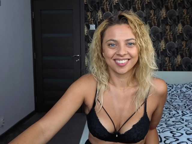 CarlaStaceeFun live cam on BongaCams