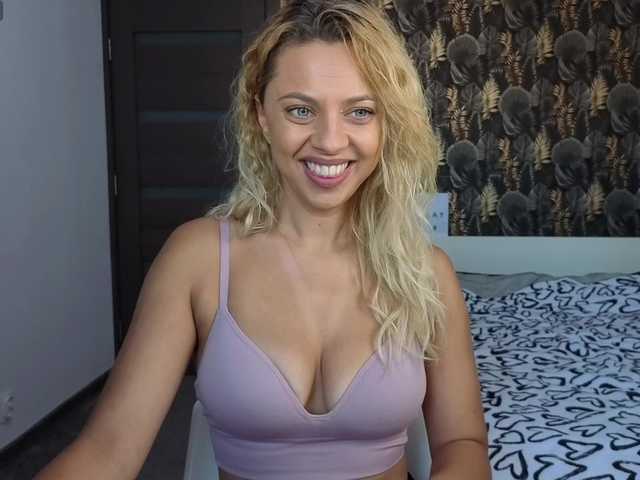 CarlaStaceeFun live cam on BongaCams