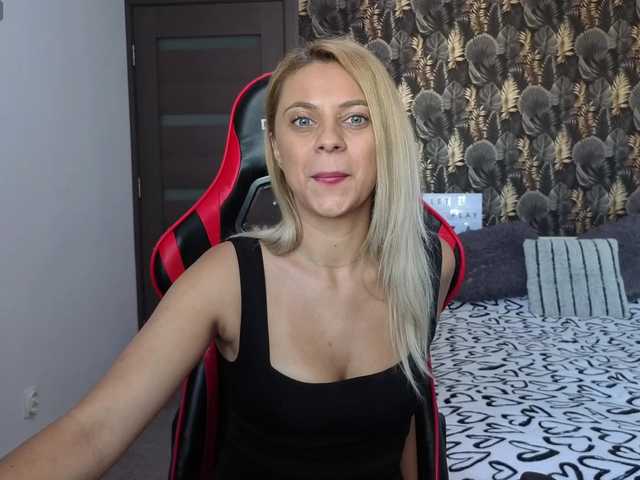 CarlaStaceeFun live cam on BongaCams