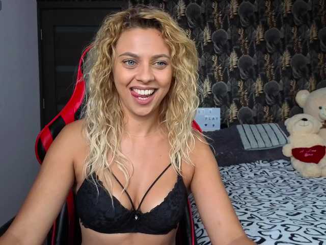 CarlaStaceeFun live cam on BongaCams