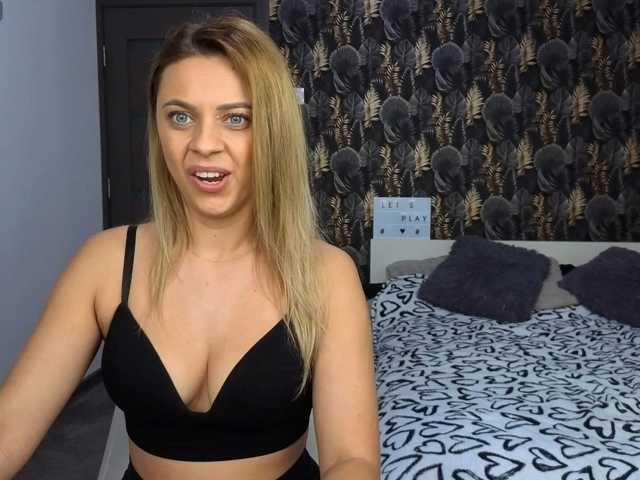 CarlaStaceeFun live cam on BongaCams