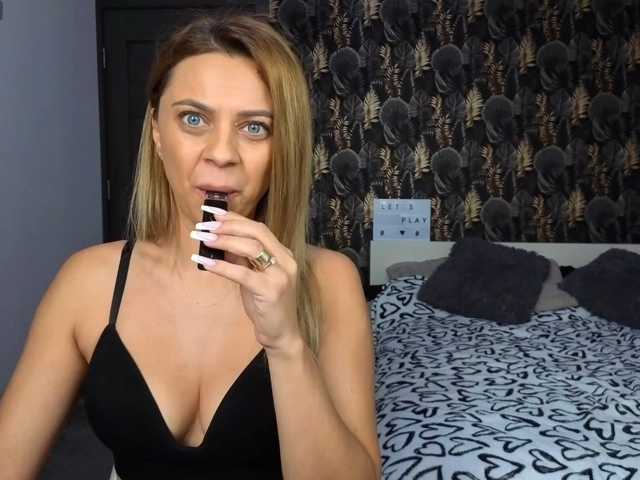 CarlaStaceeFun live cam on BongaCams