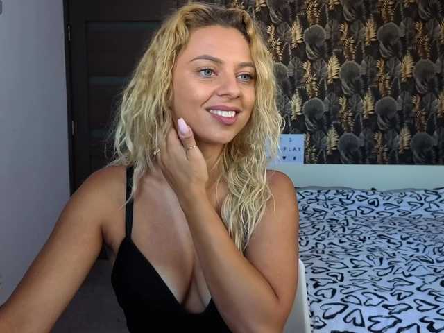 CarlaStaceeFun live cam on BongaCams