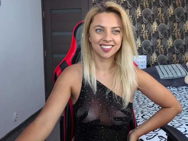CarlaStaceeFun live cam on BongaCams