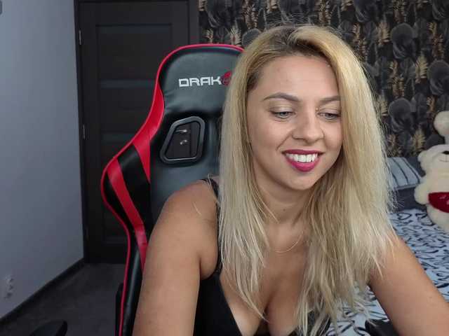 CarlaStaceeFun live cam on BongaCams
