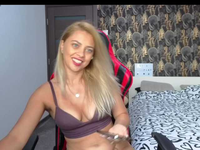 CarlaStaceeFun live cam on BongaCams