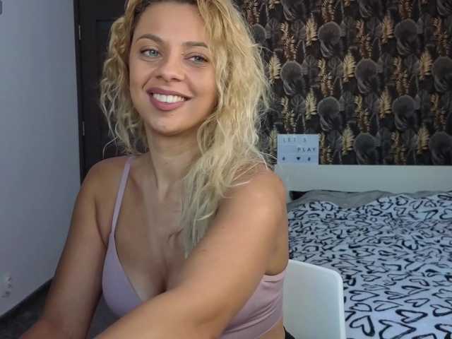CarlaStaceeFun live cam on BongaCams