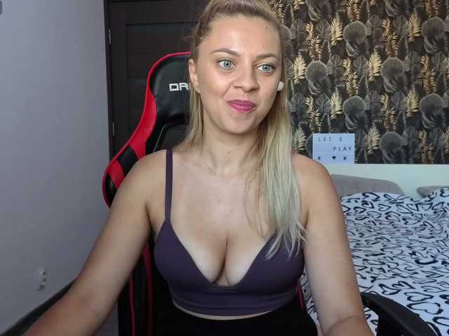 CarlaStaceeFun live cam on BongaCams