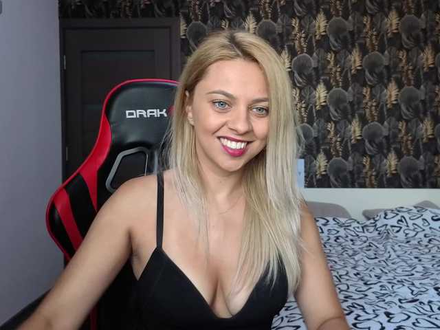 CarlaStaceeFun live cam on BongaCams
