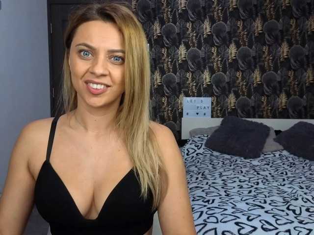 CarlaStaceeFun live cam on BongaCams