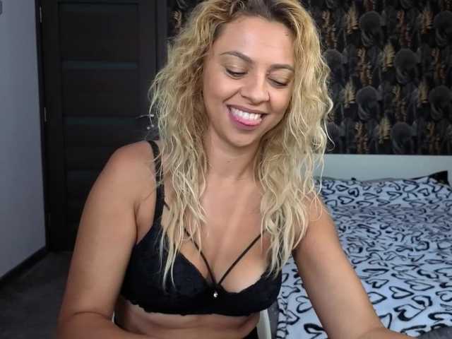 CarlaStaceeFun live cam on BongaCams