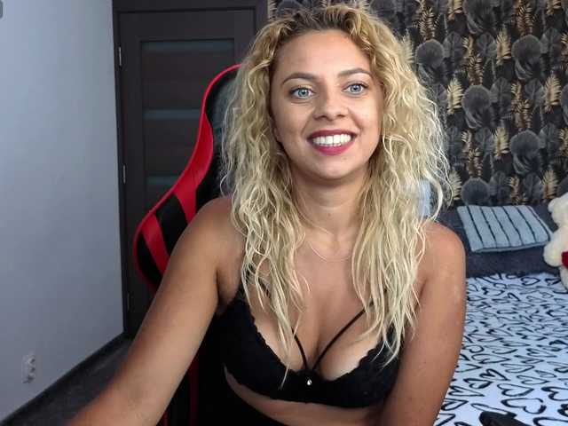 CarlaStaceeFun live webcam show