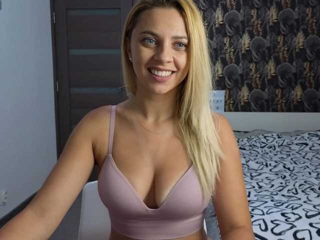 CarlaStaceeFun live cam on BongaCams