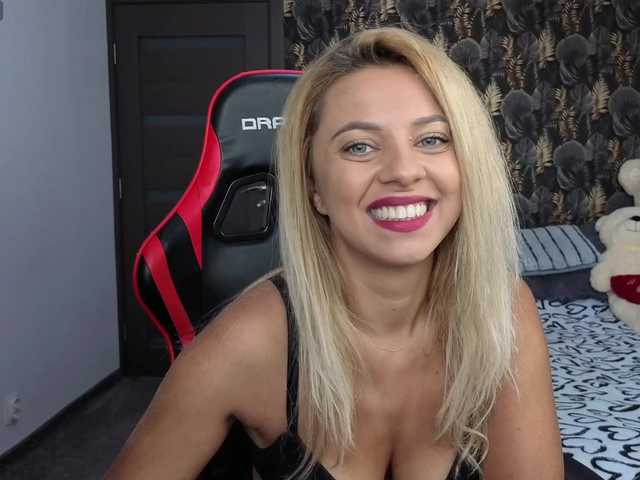 CarlaStaceeFun live cam on BongaCams