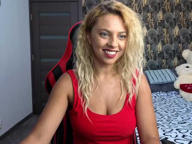 CarlaStaceeFun live cam on BongaCams