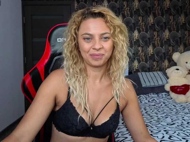 CarlaStaceeFun live cam on BongaCams